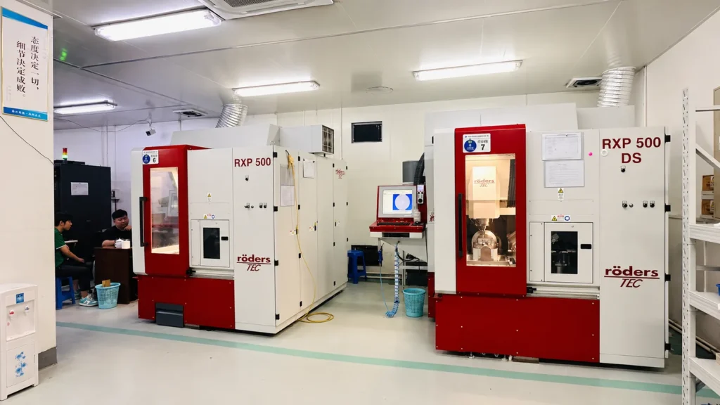 RÖDERS five-axis high-speed machining centre used for ultra precision machining, where cutting strategy and machine stability determine the resulting surface finish