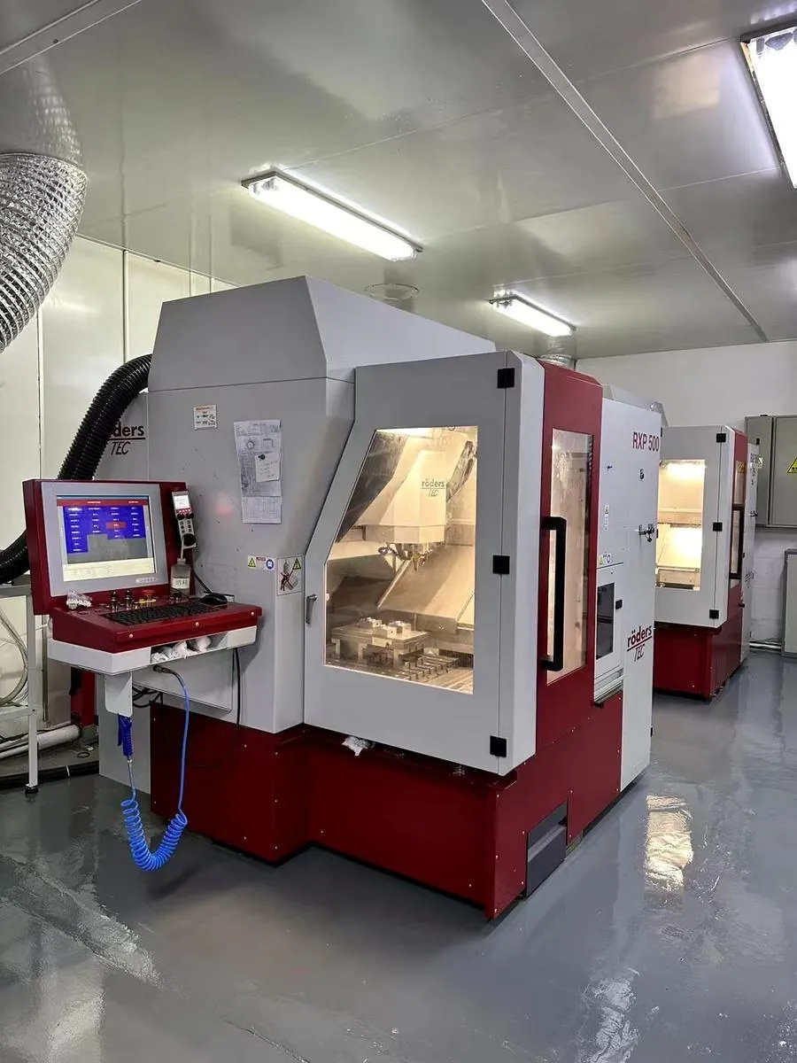 Röders precision machining center