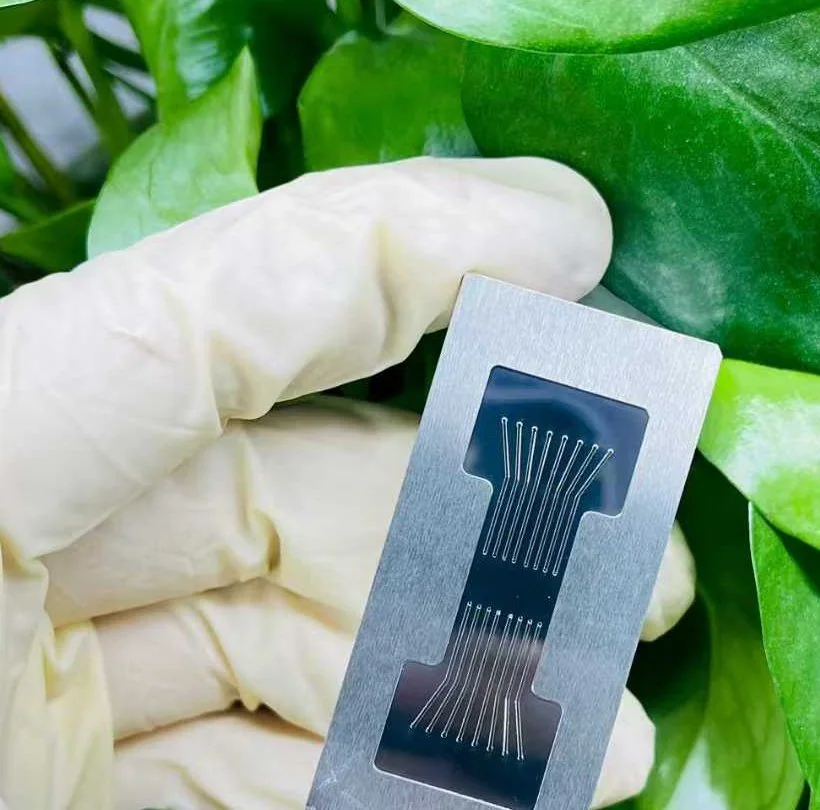 Microfluidic mold insert with precision microchannel structures