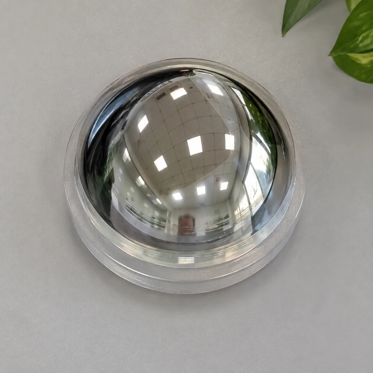 Convex optical surface sample